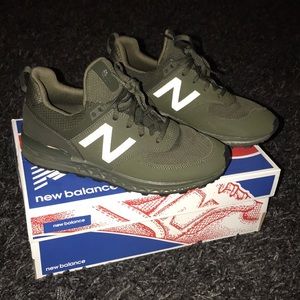 Hunter Green New Balance Tennis Shoes